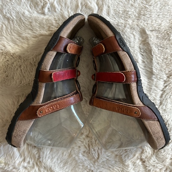 Prize 3 Harvest Multicolour Leather Slide Sandal
by Taos Size 9 - Picture 6 of 8